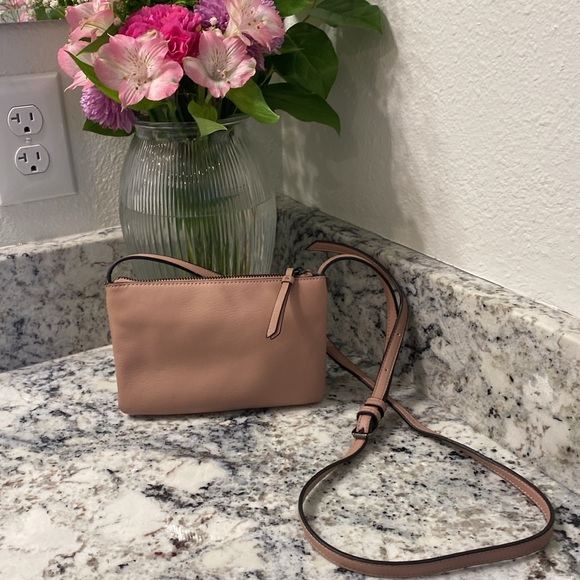 Vera Wang Purse “Pretty Pink” - Picture 2 of 9